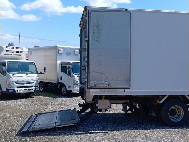 いすゞフォワード冷凍車（冷蔵車）中型（4t）[写真16]
