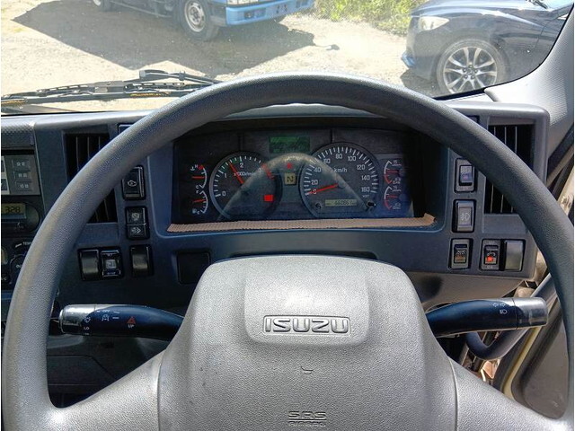 いすゞフォワード冷凍車（冷蔵車）中型（4t）[写真23]