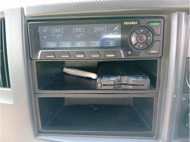 いすゞフォワード冷凍車（冷蔵車）中型（4t）[写真24]