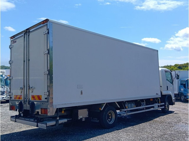 いすゞフォワード冷凍車（冷蔵車）中型（4t）[写真04]