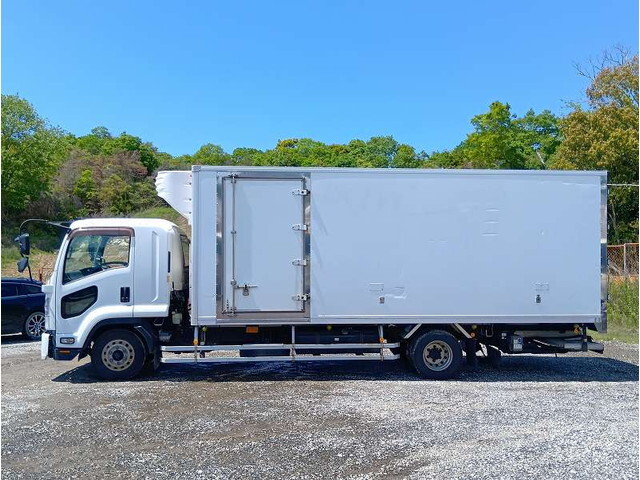 いすゞフォワード冷凍車（冷蔵車）中型（4t）[写真06]