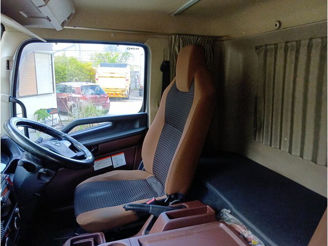 日野レンジャー冷凍車（冷蔵車）中型（4t）[写真24]