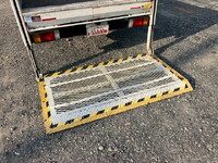 いすゞエルフ平ボディ小型（2t・3t）[写真12]