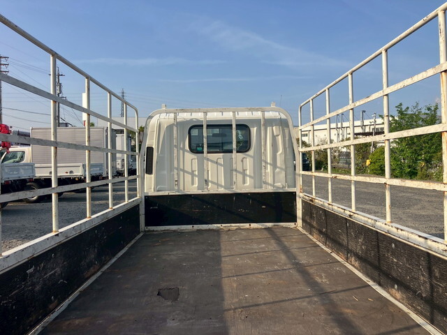 いすゞエルフ平ボディ小型（2t・3t）[写真13]