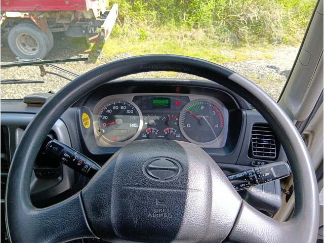 日野レンジャー冷凍車（冷蔵車）増トン（6t・8t）[写真21]