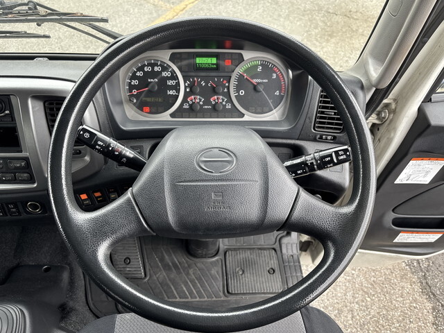 日野レンジャーアルミウイング中型（4t）[写真35]