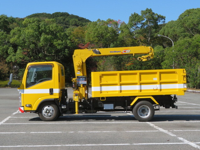 いすゞエルフダンプ・クレーン付小型（2t・3t）[写真04]