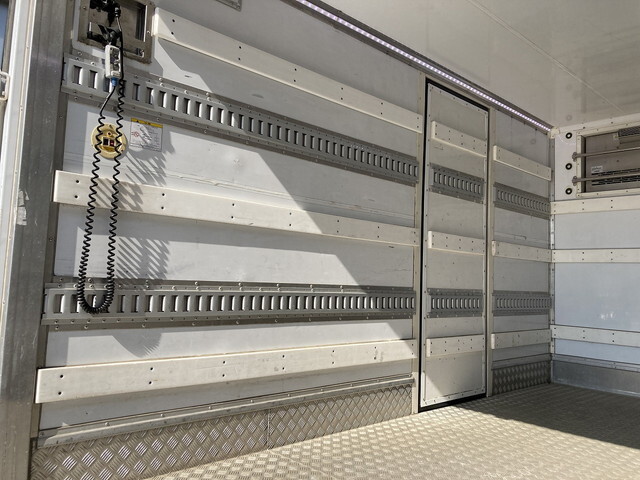 日野デュトロ冷凍車（冷蔵車）小型（2t・3t）[写真21]