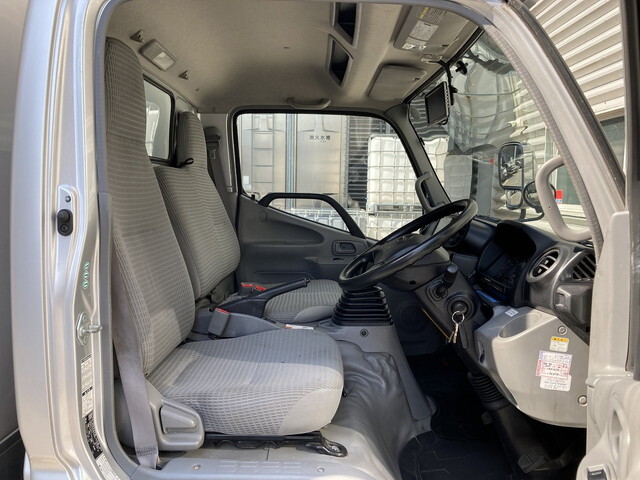 日野デュトロ冷凍車（冷蔵車）小型（2t・3t）[写真34]