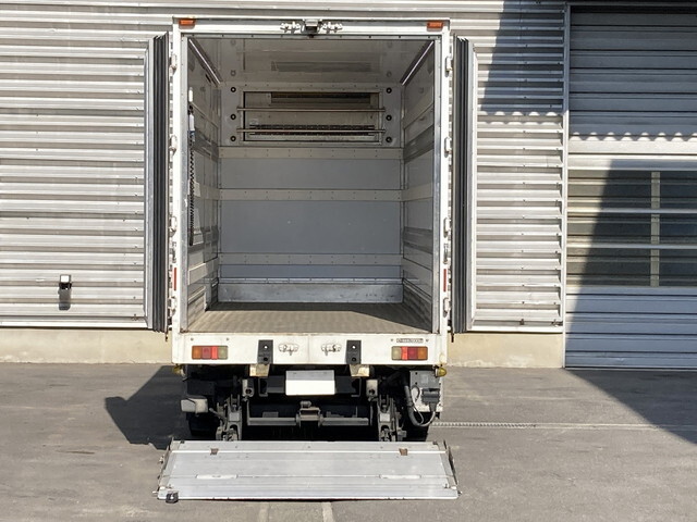 日野デュトロ冷凍車（冷蔵車）小型（2t・3t）[写真05]