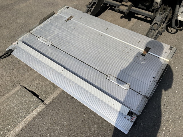 日野デュトロ冷凍車（冷蔵車）小型（2t・3t）[写真06]