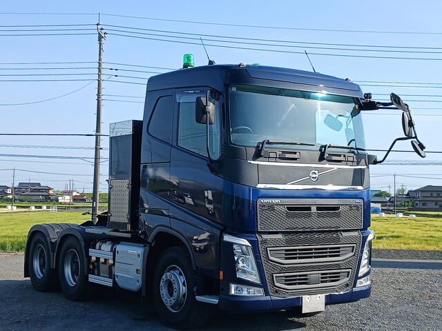 ボルボボルボFHトレーラーヘッド（トラクターヘッド）大型（10t）[写真01]