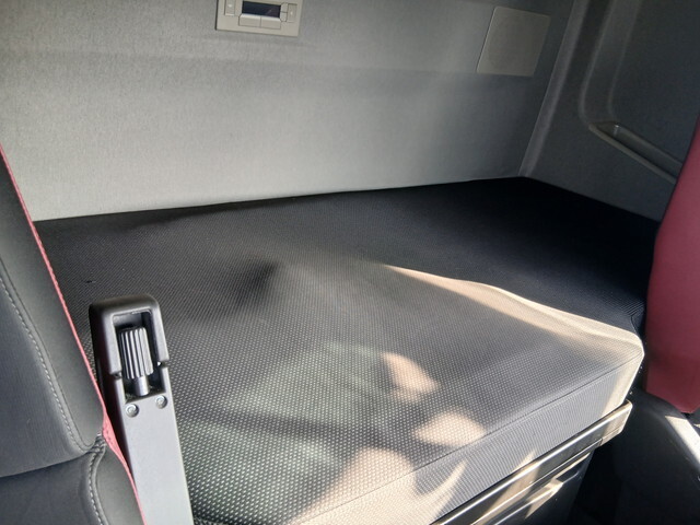 ボルボボルボFHトレーラーヘッド（トラクターヘッド）大型（10t）[写真22]