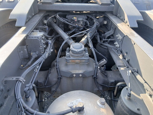 ボルボボルボFHトレーラーヘッド（トラクターヘッド）大型（10t）[写真25]