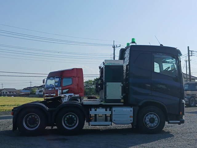 ボルボボルボFHトレーラーヘッド（トラクターヘッド）大型（10t）[写真05]