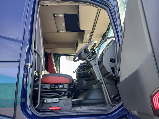 ボルボボルボFHトレーラーヘッド（トラクターヘッド）大型（10t）[写真09]