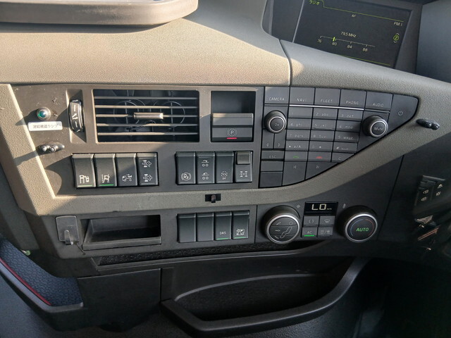 ボルボボルボFHトレーラーヘッド（トラクターヘッド）大型（10t）[写真13]