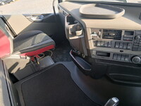 ボルボボルボFHトレーラーヘッド（トラクターヘッド）大型（10t）[写真18]