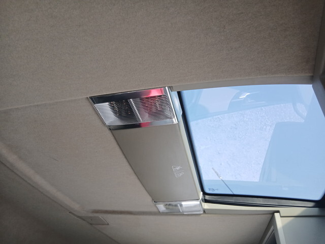 ボルボボルボFHトレーラーヘッド（トラクターヘッド）大型（10t）[写真18]