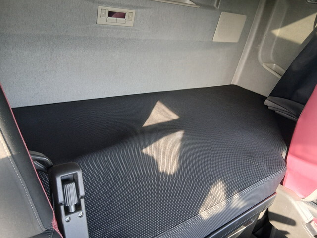 ボルボボルボFHトレーラーヘッド（トラクターヘッド）大型（10t）[写真19]