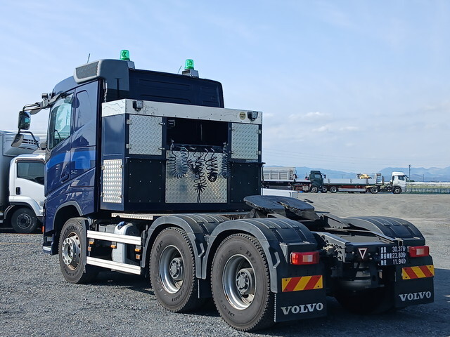 ボルボボルボFHトレーラーヘッド（トラクターヘッド）大型（10t）[写真02]