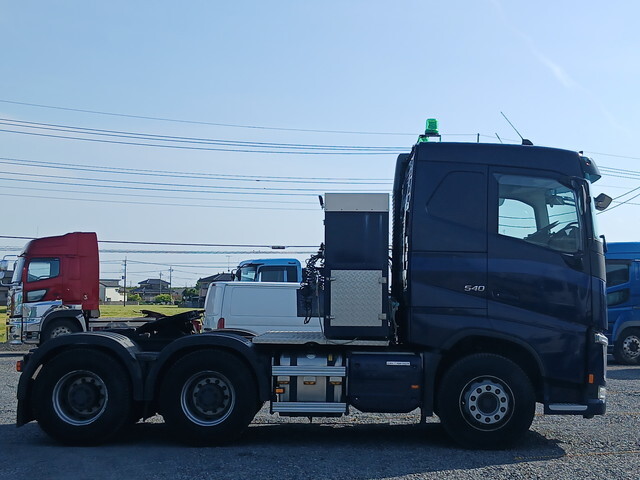 ボルボボルボFHトレーラーヘッド（トラクターヘッド）大型（10t）[写真05]