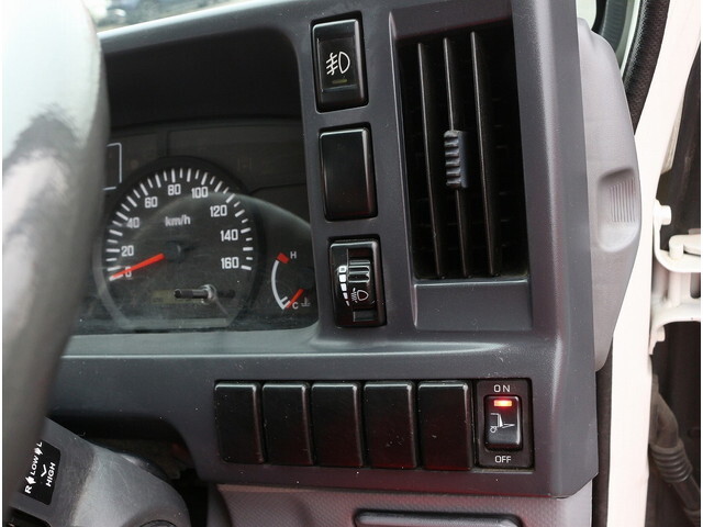 いすゞエルフ平ボディ小型（2t・3t）[写真27]