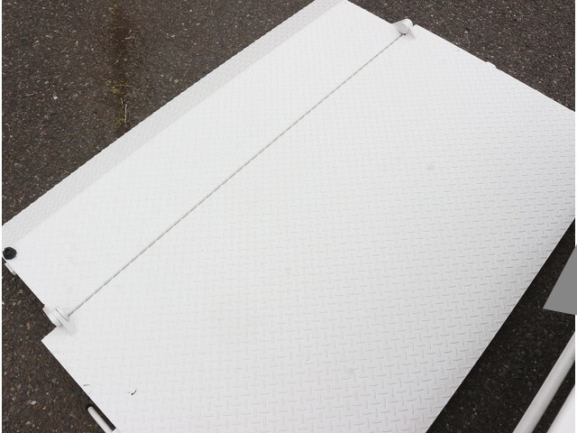 いすゞエルフ平ボディ小型（2t・3t）[写真09]