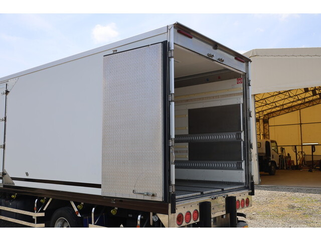 三菱ふそうファイター冷凍車（冷蔵車）中型（4t）[写真16]