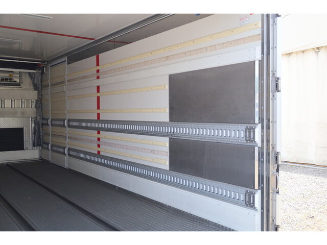 三菱ふそうファイター冷凍車（冷蔵車）中型（4t）[写真18]