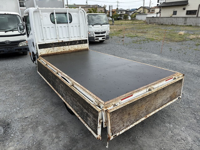 日産アトラス平ボディ小型（2t・3t）[写真11]