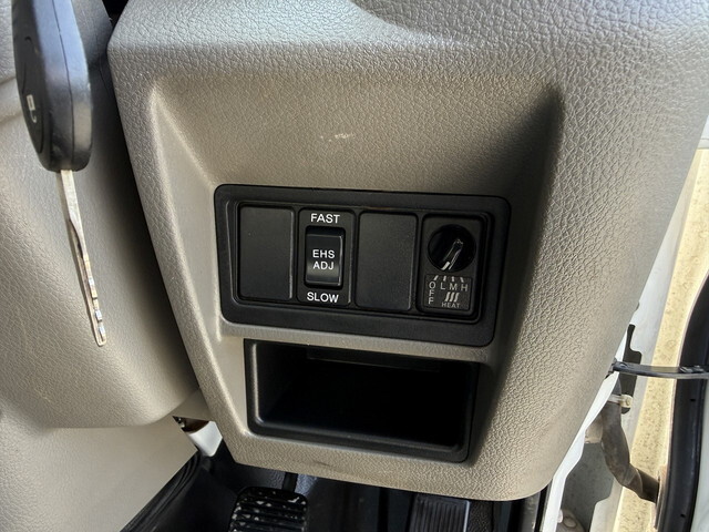 日産アトラス平ボディ小型（2t・3t）[写真30]