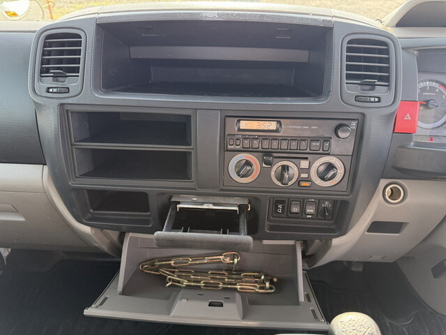 日産アトラス平ボディ小型（2t・3t）[写真32]