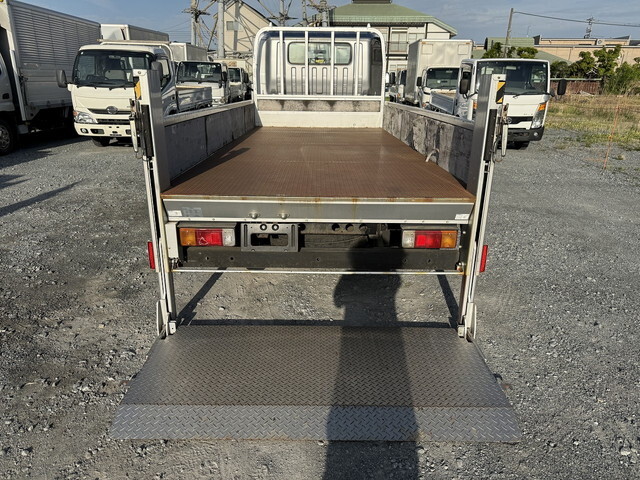 トヨタダイナ平ボディ中型（4t）[写真09]