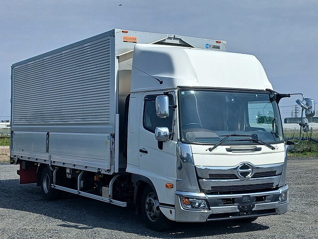 日野レンジャーアルミウイング中型（4t）[写真03]