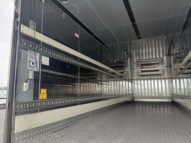 日野プロフィア冷凍車（冷蔵車）大型（10t）[写真13]