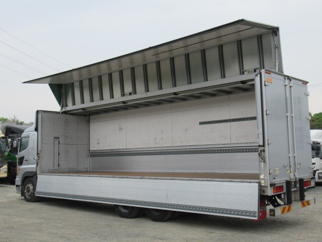 日野プロフィアアルミウイング大型（10t）[写真02]