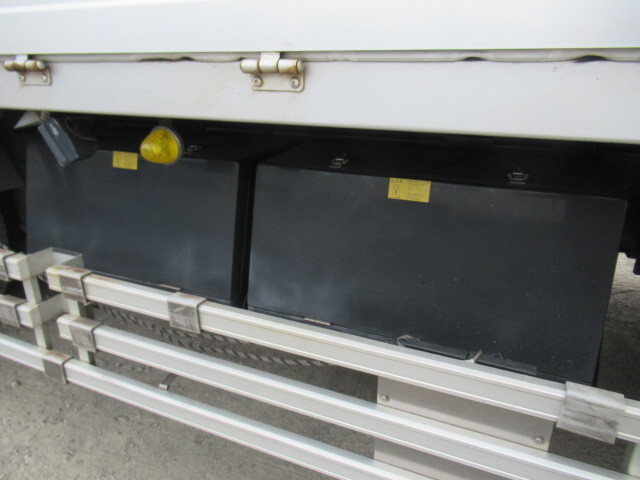 日野プロフィアアルミウイング大型（10t）[写真22]