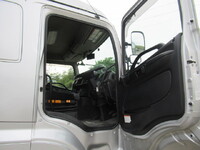 日野プロフィアアルミウイング大型（10t）[写真24]