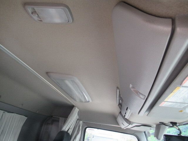 日野プロフィアアルミウイング大型（10t）[写真26]