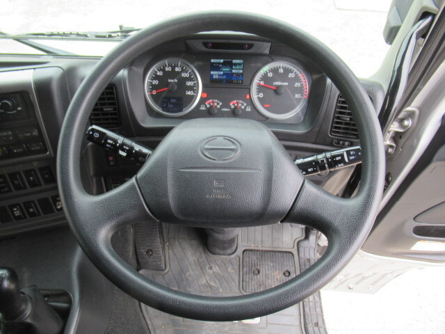 日野プロフィアアルミウイング大型（10t）[写真27]