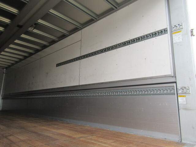 日野プロフィアアルミウイング大型（10t）[写真09]