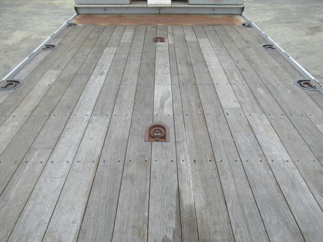 いすゞギガアルミブロック大型（10t）[写真10]