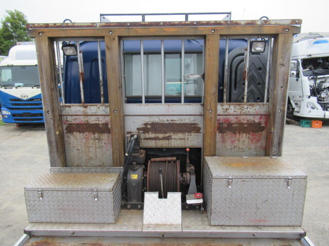 いすゞギガアルミブロック大型（10t）[写真13]