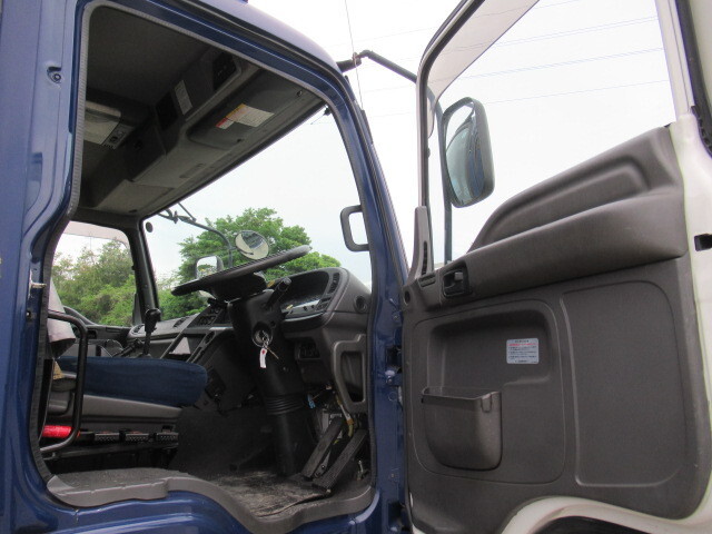 いすゞギガアルミブロック大型（10t）[写真25]