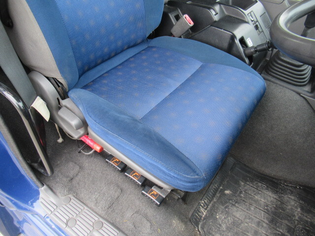 いすゞギガアルミブロック大型（10t）[写真26]