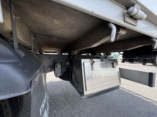 いすゞエルフ平ボディ小型（2t・3t）[写真22]