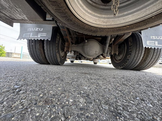 いすゞエルフ平ボディ小型（2t・3t）[写真25]
