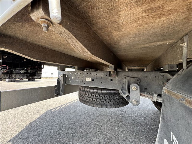 いすゞエルフ平ボディ小型（2t・3t）[写真26]