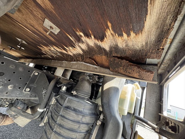 いすゞエルフ平ボディ小型（2t・3t）[写真28]